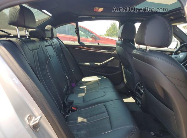 WBAJB1C59KB375966 2019 BMW 5 SERIES Silver Vista de los asientos traseros