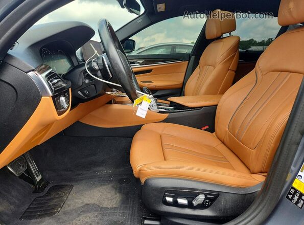 WBAJE7C50KWW25971 2019 BMW 5 SERIES Gray Front interior view