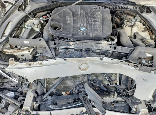 WBAXA5C5XGD691893 2016 BMW 5 SERIES White უკანა სალონის ხედი