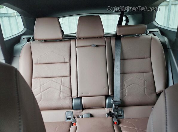 WBX73EF00S5140956 2025 BMW X1 Blue უკანა სავარძლების ხედი