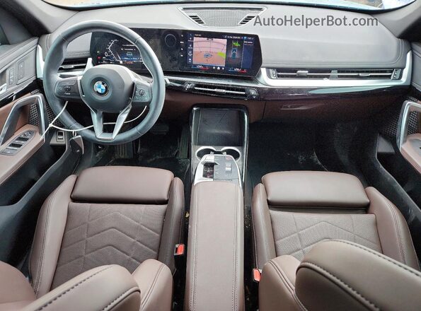 WBX73EF00S5140956 2025 BMW X1 Blue წინა პანელის ხედი
