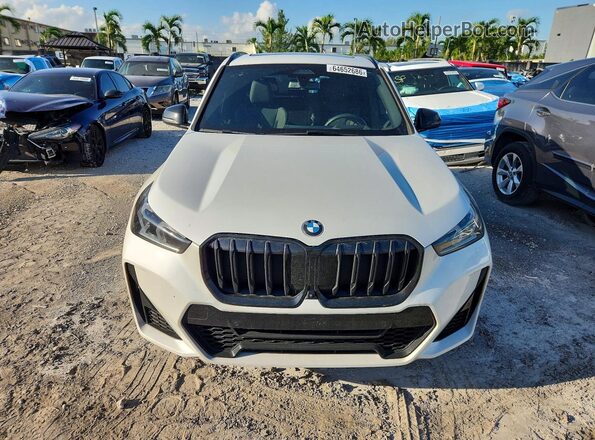 WBX73EF01P5X15802 2023 BMW X1 White Vista frontal