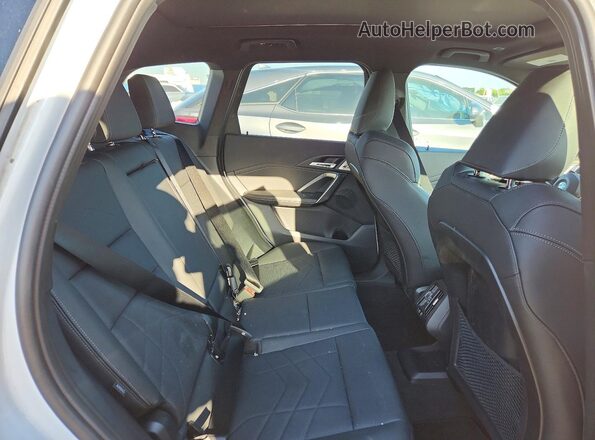 WBX73EF01P5X15802 2023 BMW X1 White Vista interior trasera