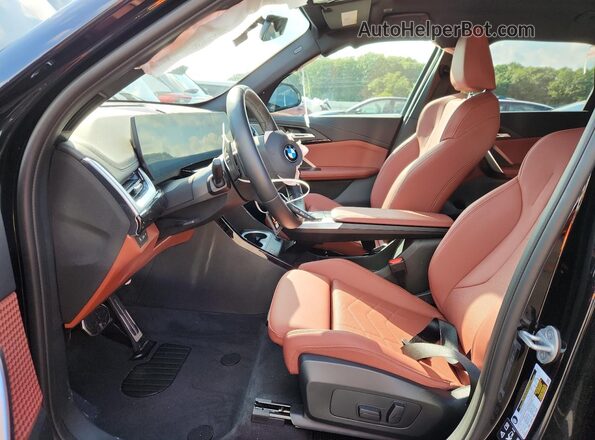 WBX73EF03T5628820 2026 BMW X1 Черный Вид панели приборов