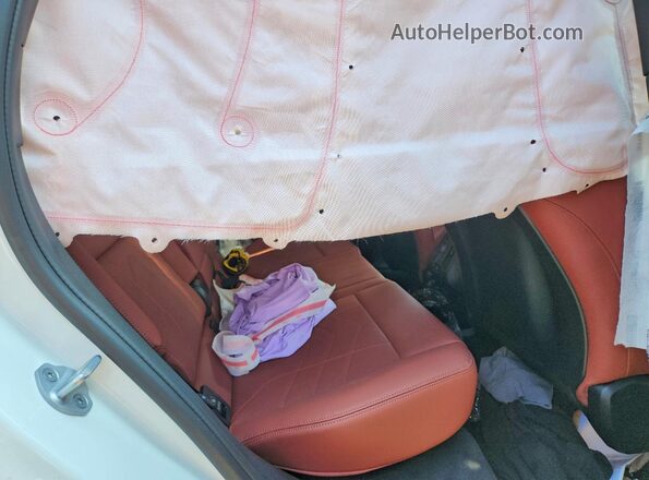 WBX73EF04T5632231 2026 BMW X1 Белый Вид задней части салона