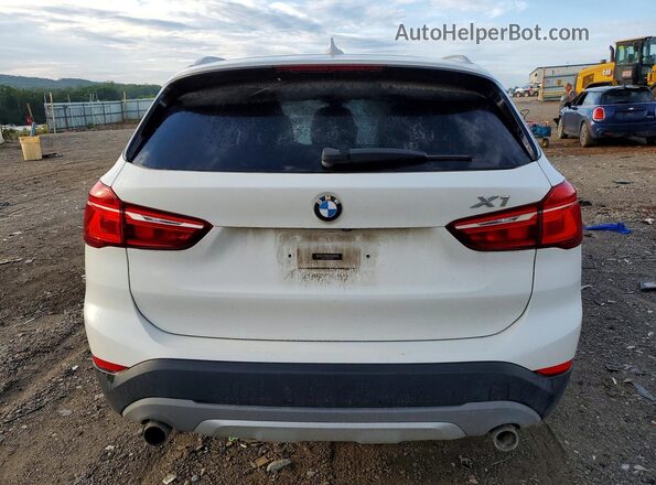 WBXHT3C34J5F90974 2018 BMW X1 White უკანა ხედი