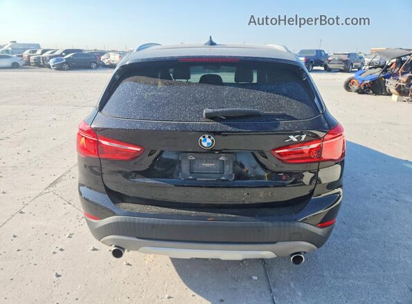 WBXHT3C38J5F91772 2018 BMW X1 Черный Вид сзади