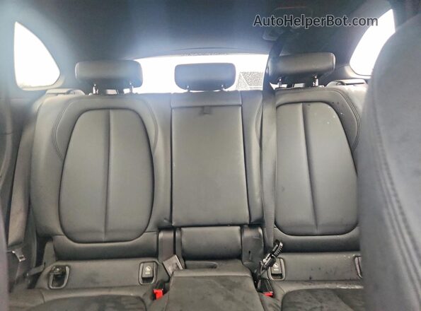 WBXHT3C3XGP881165 2016 BMW X1 Black Widok tylnych siedzeń