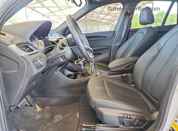 WBXHT3C59K5L36211 2019 BMW X1 White Սալոնի դիմացի տեսք