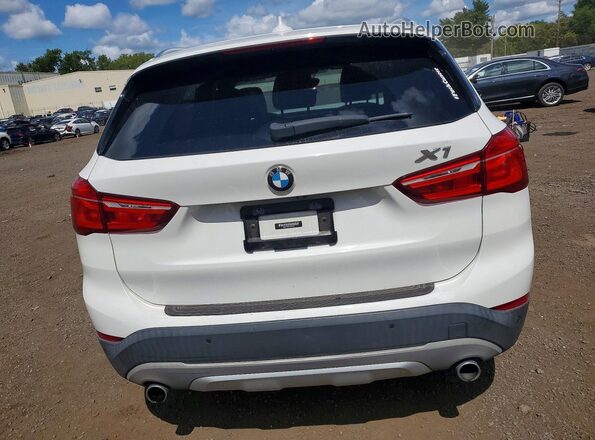 WBXHT3Z35H4A65557 2017 BMW X1 White უკანა ხედი