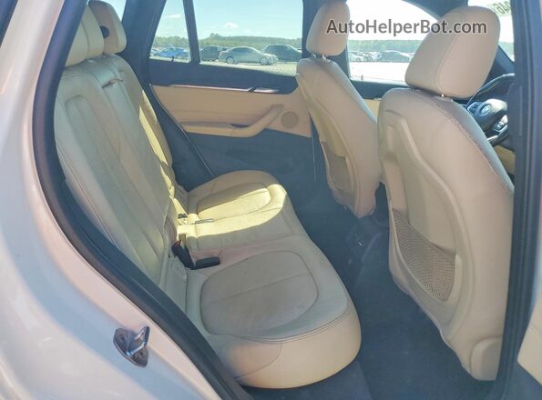 WBXHU7C35H5H37592 2017 BMW X1 White Rear seats view