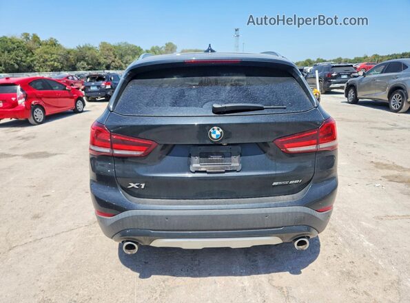WBXJG7C07M5T35644 2021 BMW X1 Black Հետևի տեսք