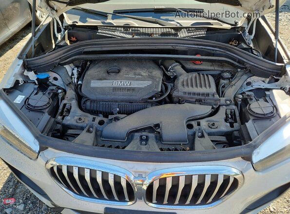 WBXJG9C01N5V52443 2022 BMW X1 White Engine compartment view