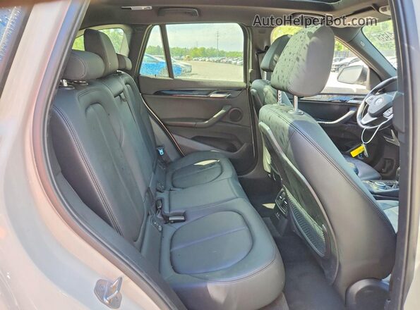 WBXJG9C01N5V52443 2022 BMW X1 White Rear interior view