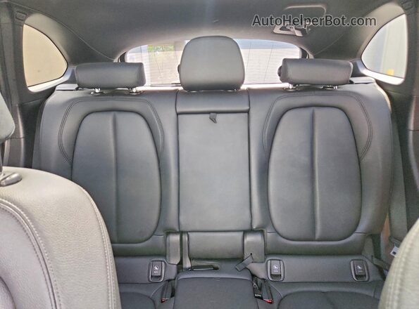 WBXJG9C01N5V52443 2022 BMW X1 White Rear seats view