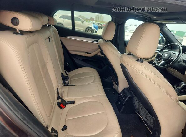 WBXYJ5C31JEB19348 2018 BMW X2 Charcoal Սալոնի հետևի տեսք