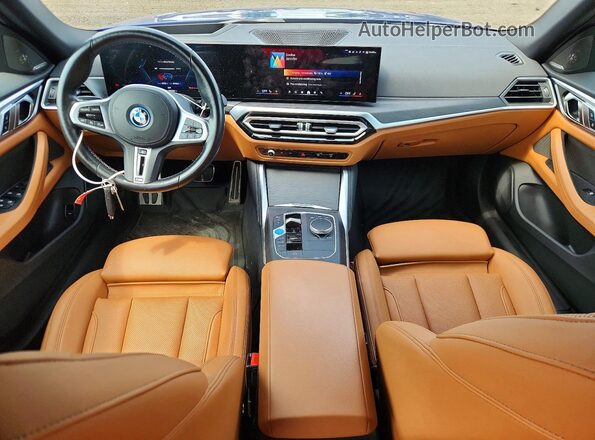WBY33AW03RFS11512 2024 BMW I4 Синий Вид панели приборов