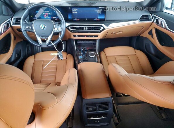 WBY73AW09NFM79881 2022 BMW I4 White Вид панелі приладів
