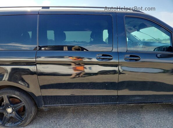 WD4PG2EE9J3353420 2018 MERCEDES-BENZ METRIS Черный Вид задней части салона