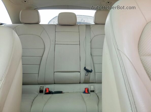 WDC0G4JB2HF139987 2017 MERCEDES-BENZ GLC-CLASS Red Вид задньої частини салону