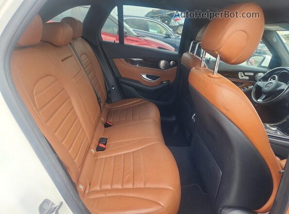 WDC0G4JB6HF132895 2017 MERCEDES-BENZ GLC-CLASS White Вид задньої частини салону
