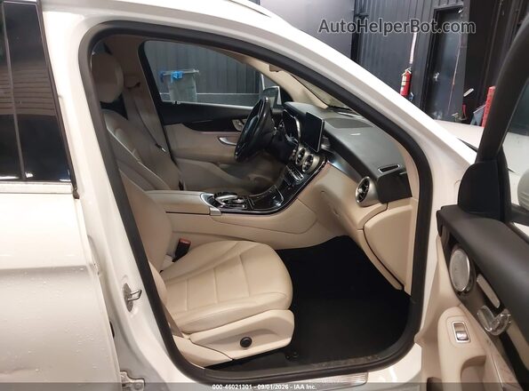 WDC0G4KB0HF190449 2017 MERCEDES-BENZ GLC 300 Белый Вид салона спереди