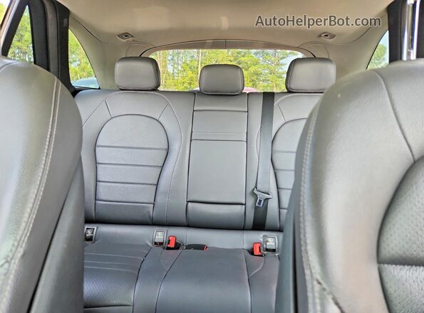 WDC0G8EB8LF744803 2020 MERCEDES-BENZ GLC-CLASS Black Widok tylnych siedzeń