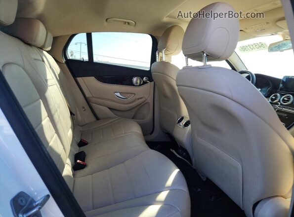 WDC0J4KB7JF392227 2018 MERCEDES-BENZ GLC-CLASS White Widok wnętrza z tyłu