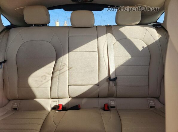 WDC0J4KB7JF392227 2018 MERCEDES-BENZ GLC-CLASS White Widok tylnych siedzeń