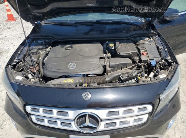 WDCTG4EB3JJ446501 2018 MERCEDES-BENZ GLA Black Widok komory silnika