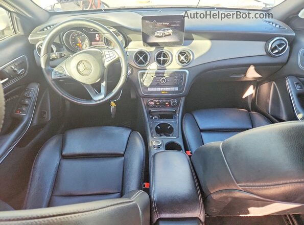 WDCTG4EB4KJ550688 2019 MERCEDES-BENZ GLA White Вид панелі приладів