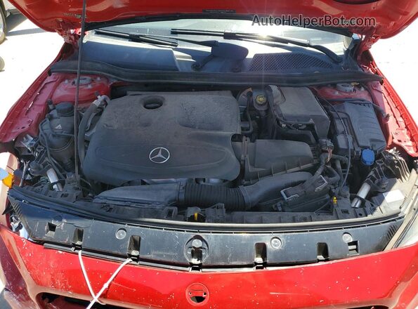 WDCTG4EBXHJ337706 2017 MERCEDES-BENZ GLA Красный Вид задней части салона