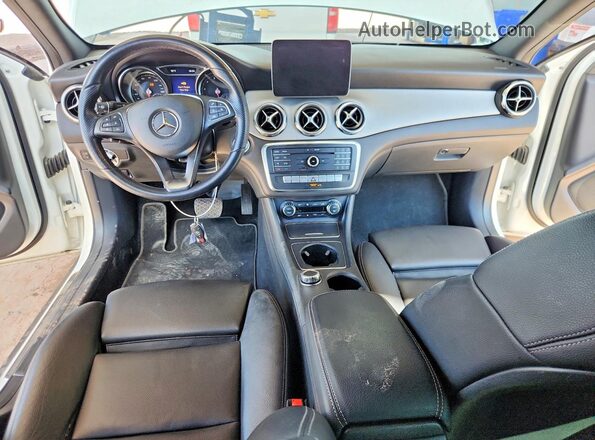 WDCTG4EBXKJ551246 2019 MERCEDES-BENZ GLA White Dashboard view