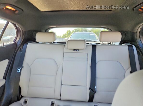 WDCTG4GB1HJ288506 2017 MERCEDES-BENZ GLA Gray Widok tylnych siedzeń