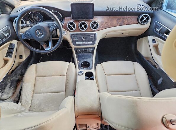 WDCTG4GB2LJ687465 2020 MERCEDES-BENZ GLA White Առջևի վահանակի տեսք