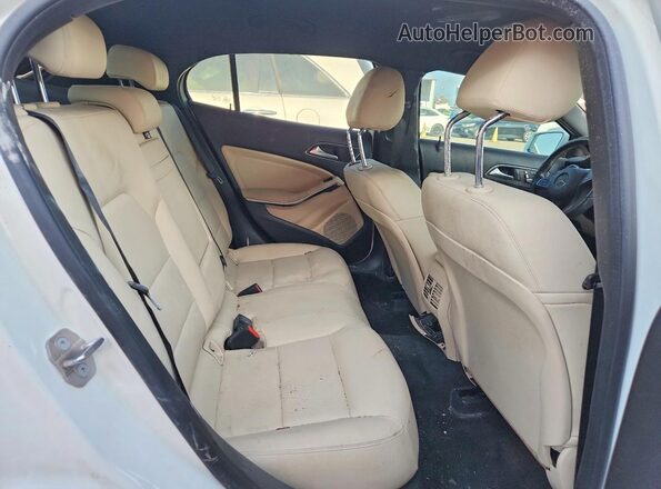 WDCTG4GB2LJ687465 2020 MERCEDES-BENZ GLA White Հետևի նստատեղերի տեսք