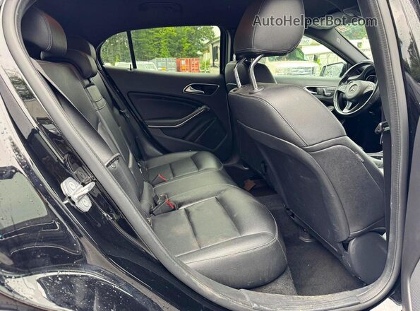 WDCTG4GB2LU025335 2020 MERCEDES-BENZ GLA Black Dashboard view