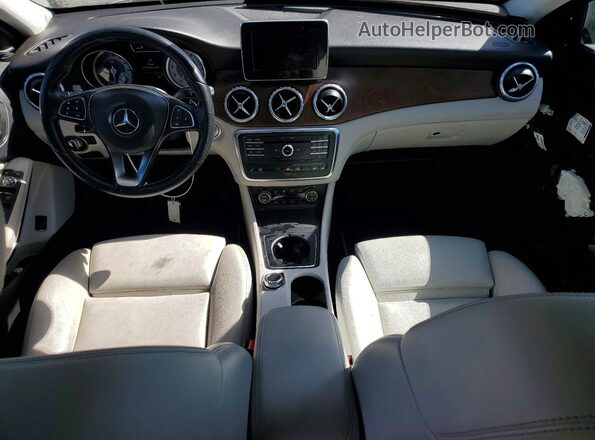 WDCTG4GB7HJ357909 2017 MERCEDES-BENZ GLA Black Вид панелі приладів