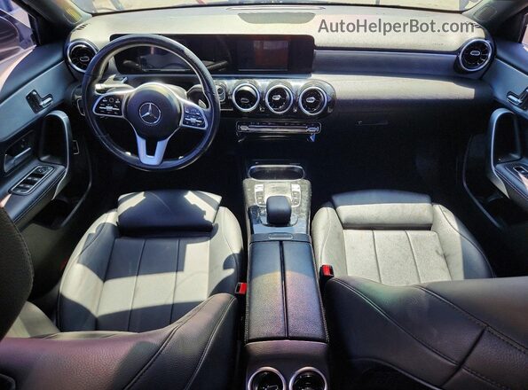 WDD3G4EB3KW027371 2019 MERCEDES-BENZ A Black Widok deski rozdzielczej