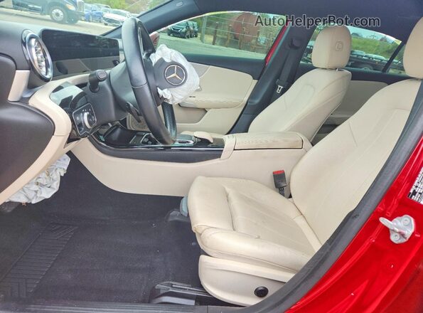 WDD3G4EB6KW030801 2019 MERCEDES-BENZ A Красный Вид салона спереди
