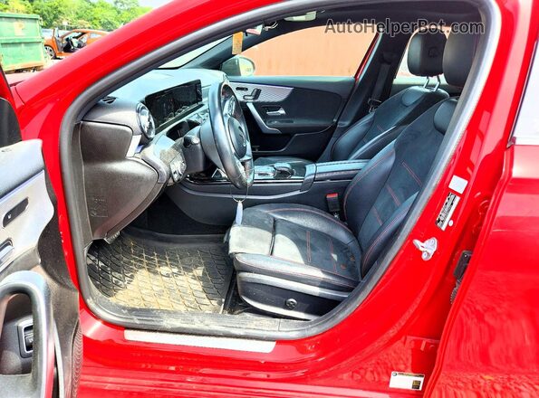 WDD3G4EB9KW019923 2019 MERCEDES-BENZ A Красный Вид салона спереди