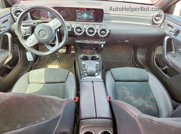 WDD3G4EB9KW019923 2019 MERCEDES-BENZ A Красный Вид панели приборов