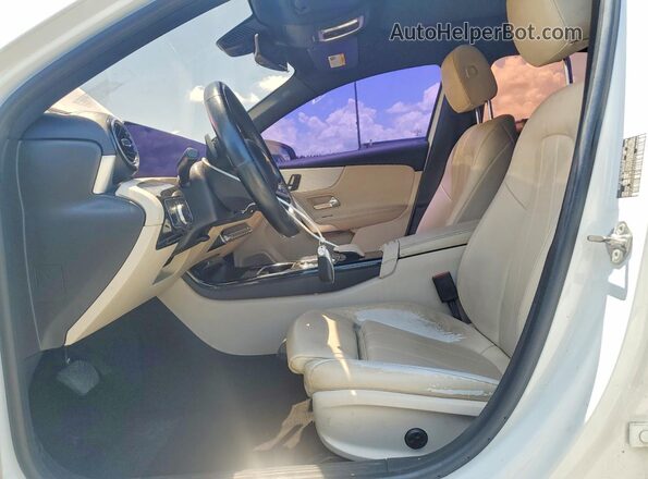 WDD3G4EB9KW026225 2019 MERCEDES-BENZ A White Вид салону спереду