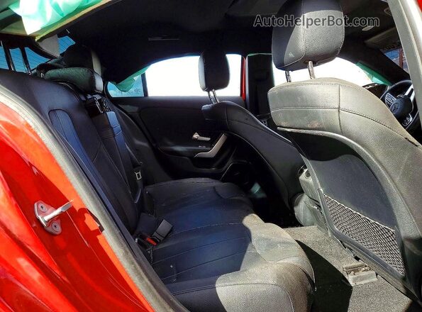 WDD3G4EBXLW039003 2020 MERCEDES-BENZ A Red Вид задніх сидінь