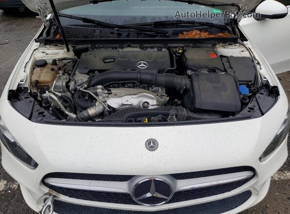 WDD3G4FB8KW022312 2019 MERCEDES-BENZ A White Widok wnętrza z tyłu