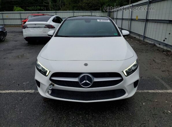WDD3G4FB8KW022312 2019 MERCEDES-BENZ A White Widok z przodu