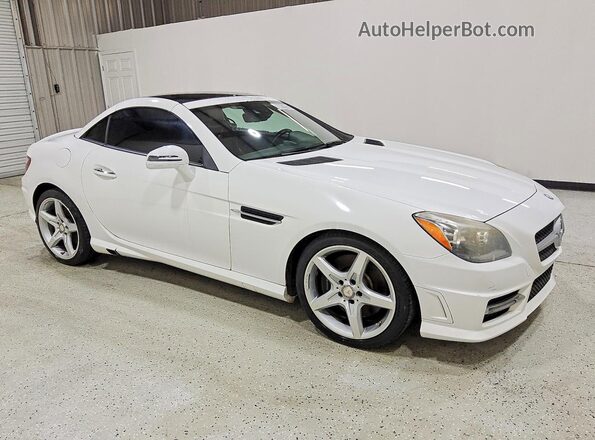 WDDPK3JA3GF117487 2016 MERCEDES-BENZ SLK White Przód prawy