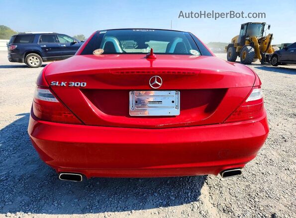 WDDPK3JA7GF115564 2016 MERCEDES-BENZ SLK Red Rear view