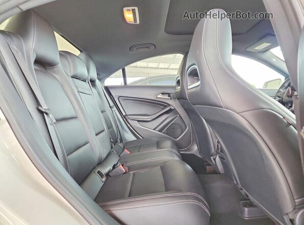 WDDSJ4EB2JN547854 2018 MERCEDES-BENZ CLA-CLASS White Հետևի նստատեղերի տեսք