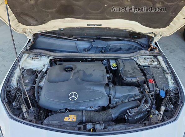 WDDSJ4EB2JN549281 2018 MERCEDES-BENZ CLA-CLASS Белый Вид задней части салона